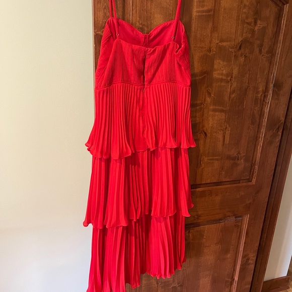 Red Tiered Midi Dress - Picture 4 of 6